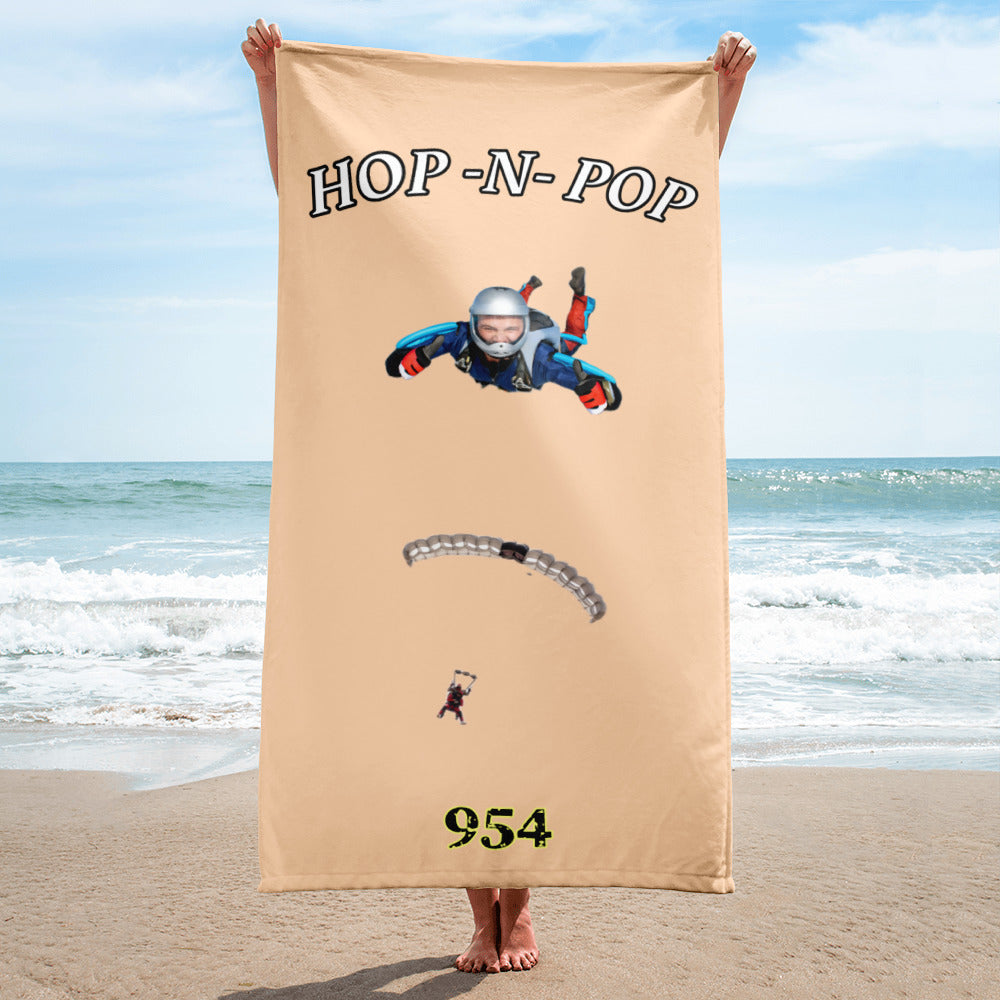 Hop-n-Pop IV 954 Signature Towel