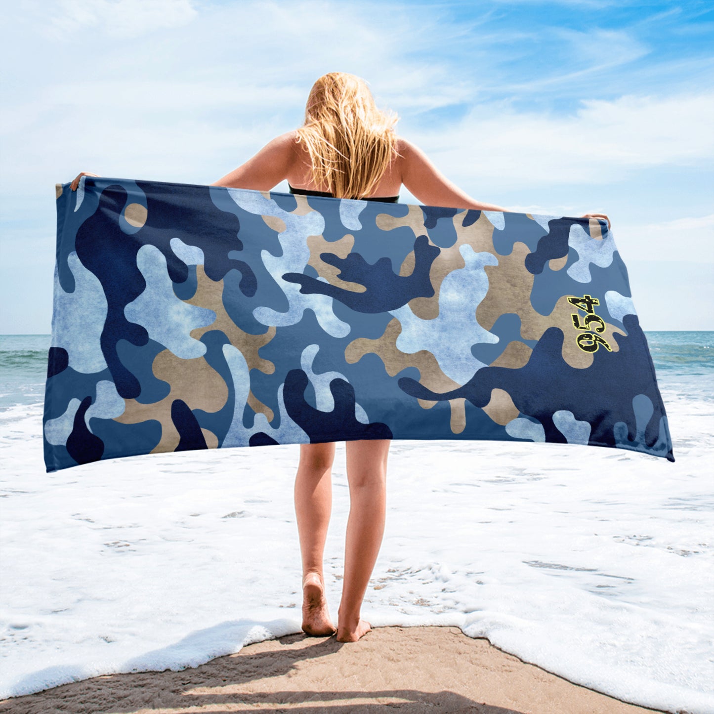 954 XII Signature Towel