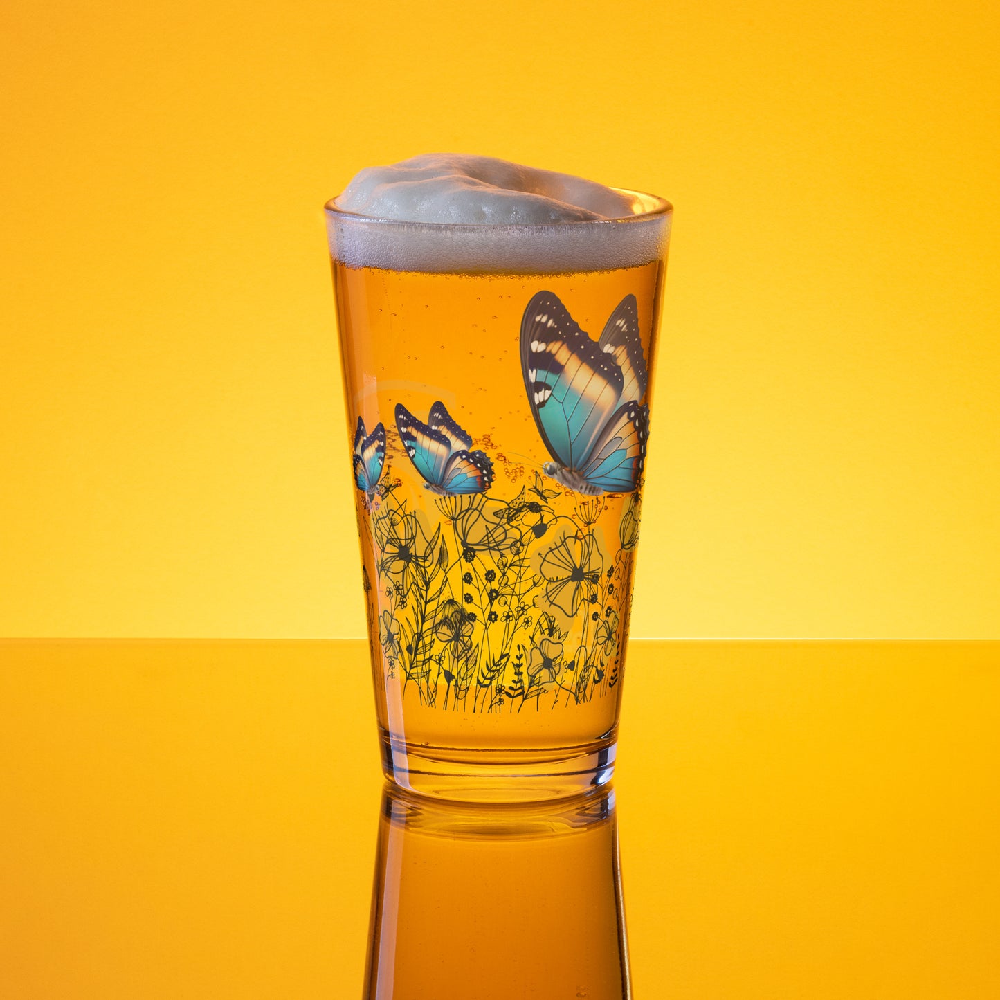 Butterflies 954 Signature Shaker pint glass