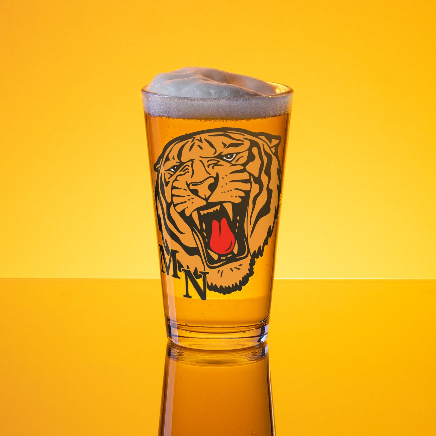 Tiger Roar 954 Signature Shaker pint glass