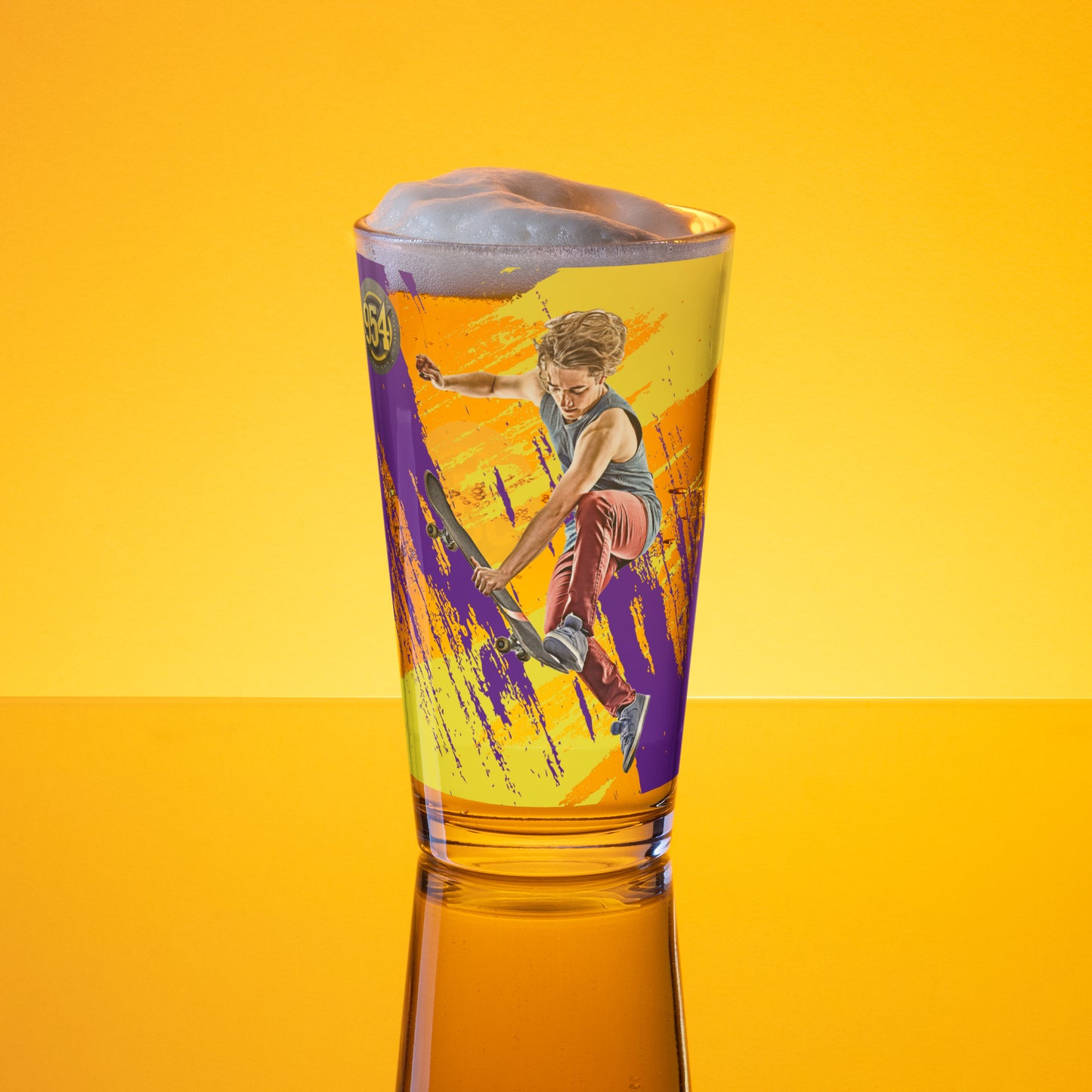 Skateboarder 954 Signature Shaker pint glass