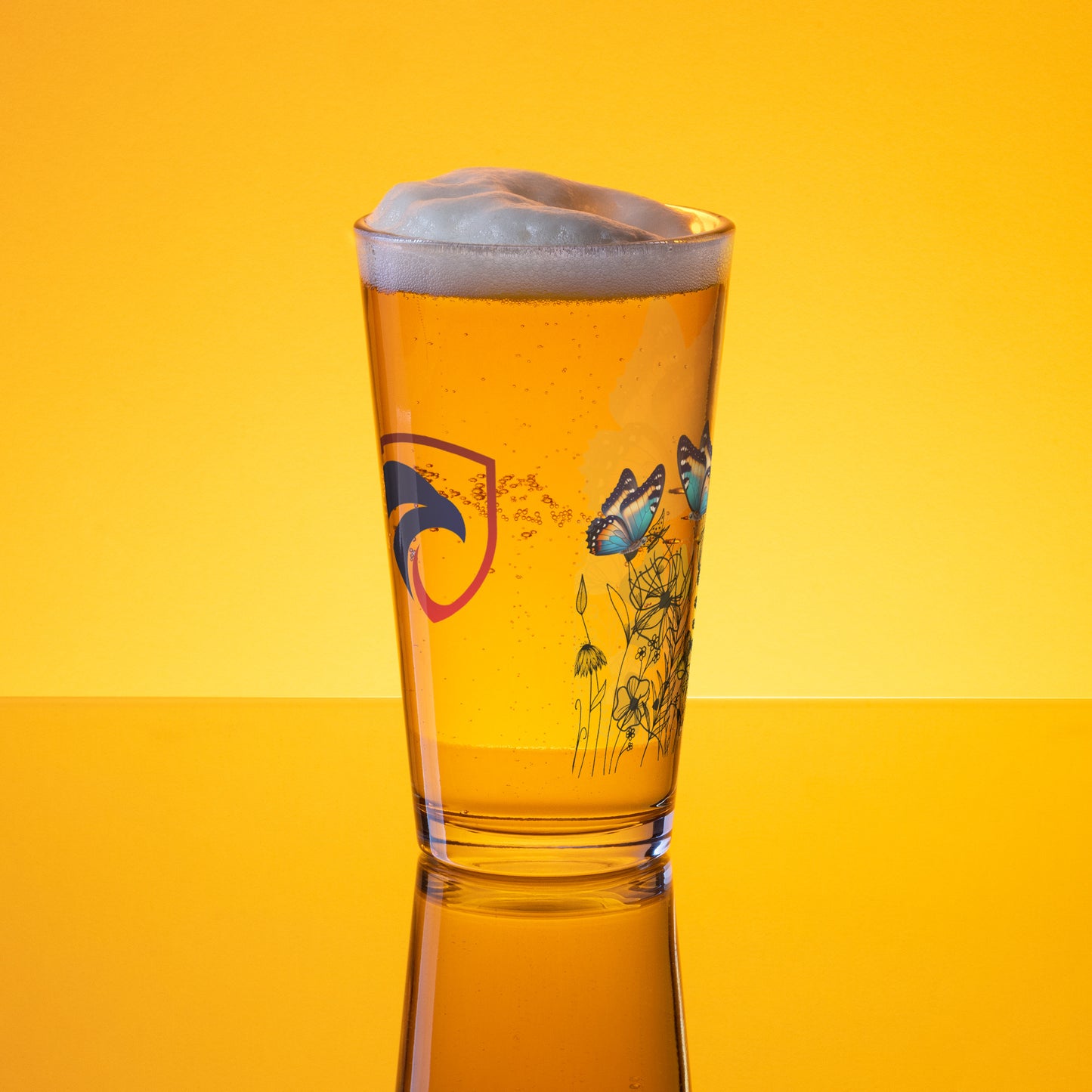 Butterflies 954 Signature Shaker pint glass