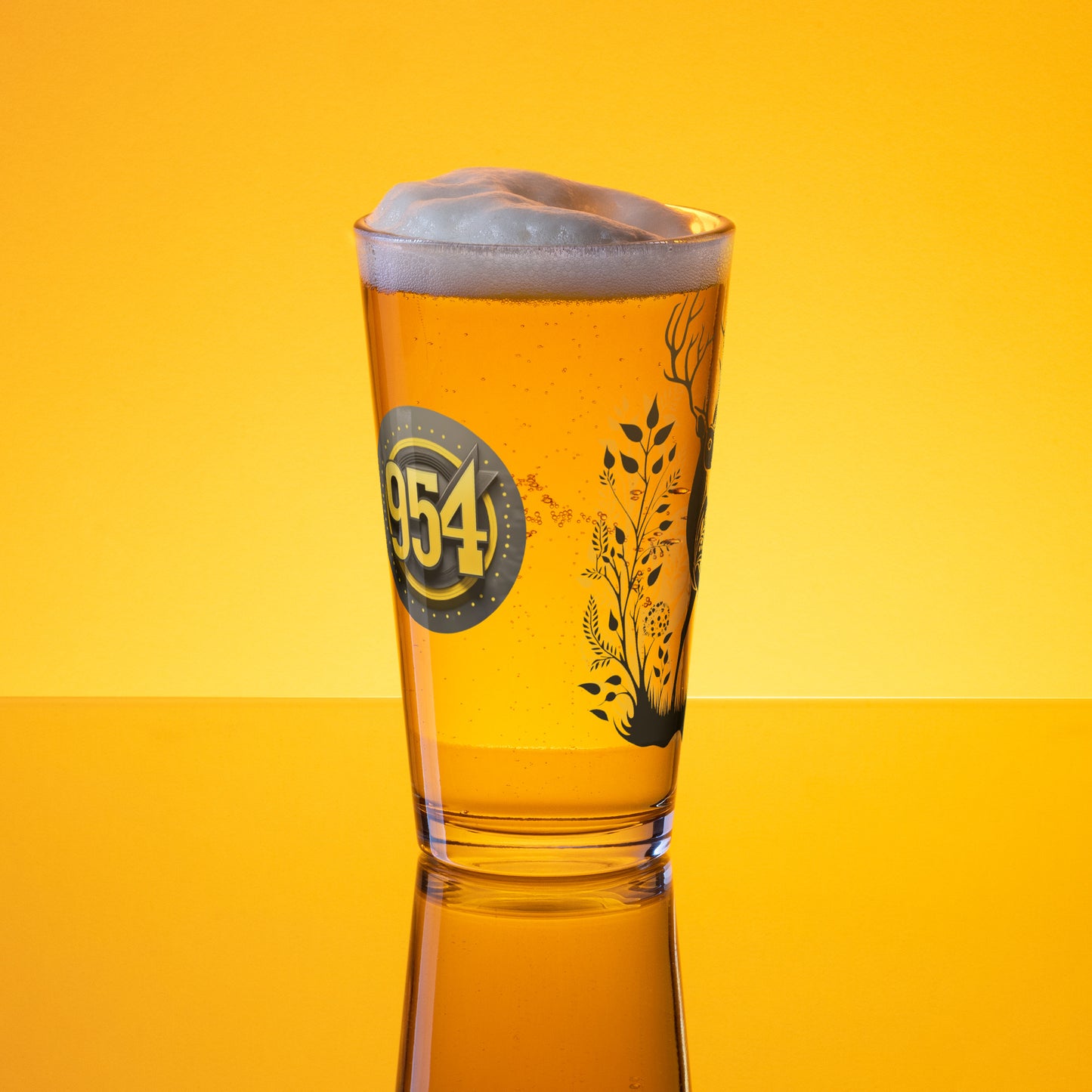 Deer 954 Signature Shaker pint glass