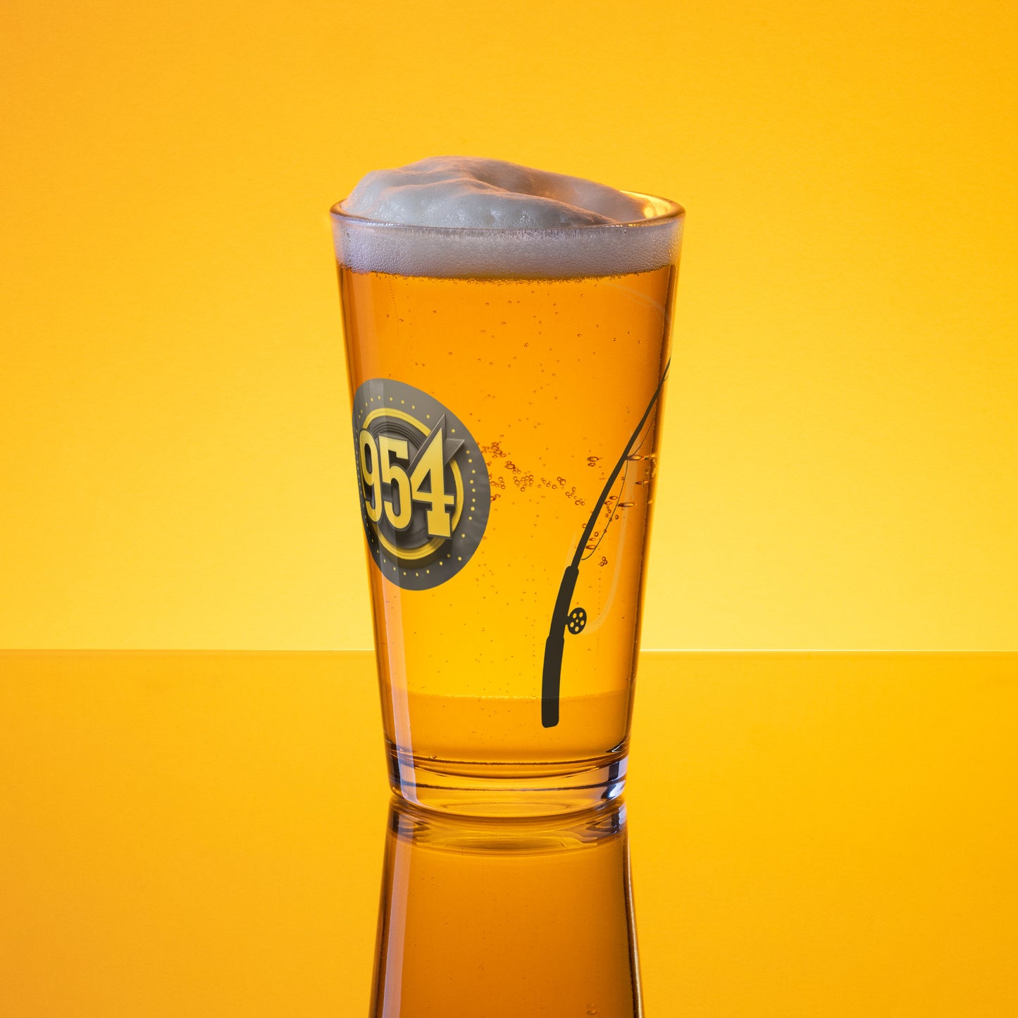 Angler #4 954 Signature Shaker pint glass